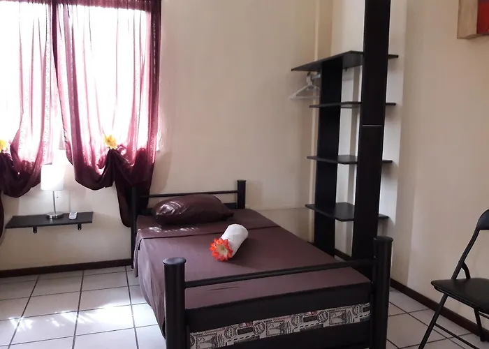 Hostal Alme Centro *