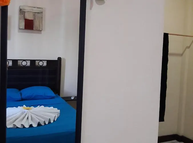 Hostal Alme Centro *
